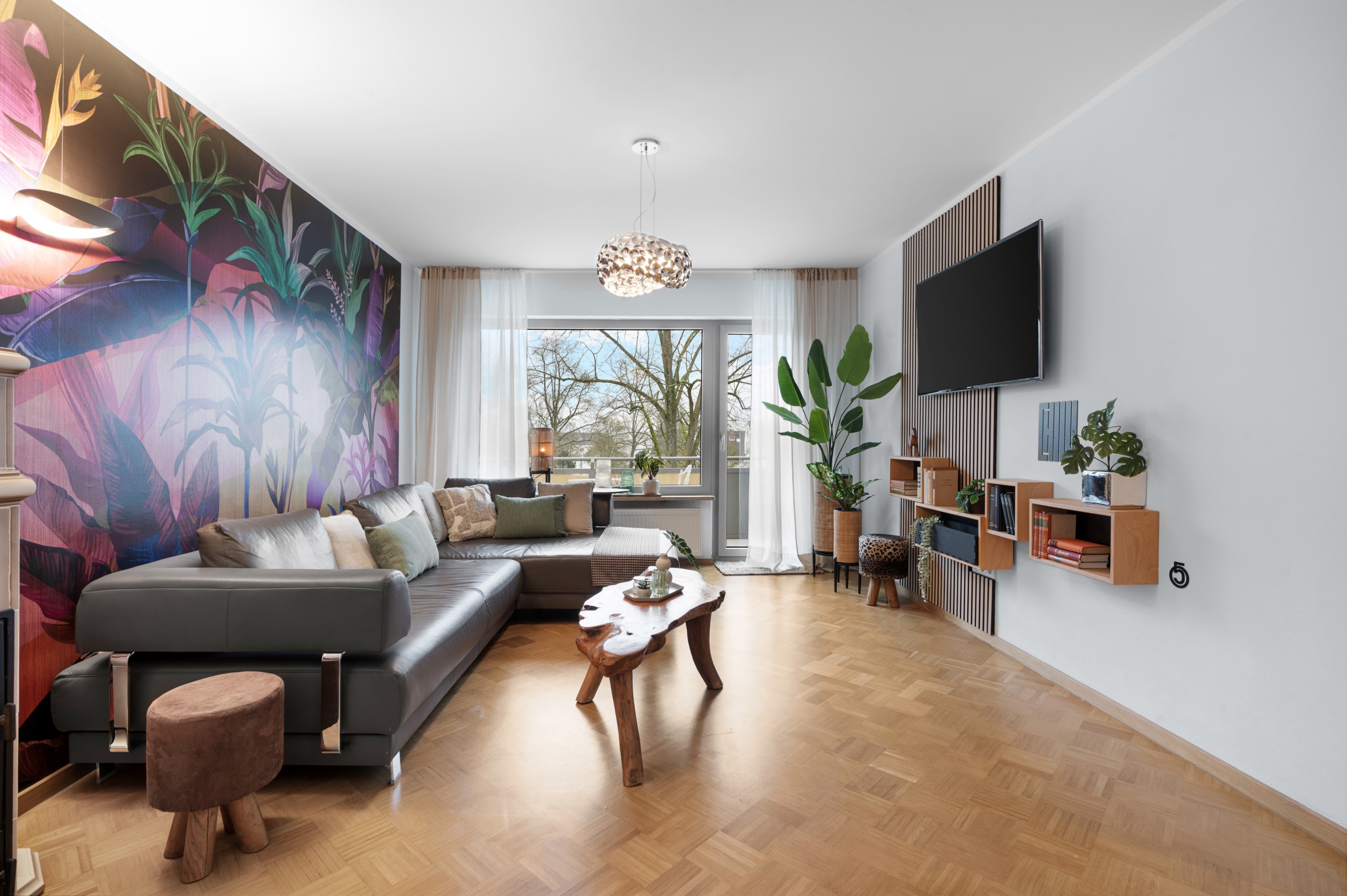 The Elegant One 5 Living Room Day